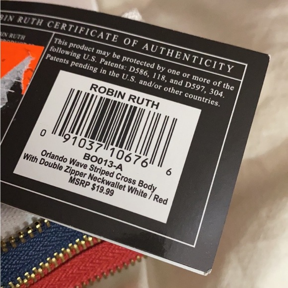 Orlando canvas cross body white bag with Orlando script in red double zipper - Picture 4 of 9